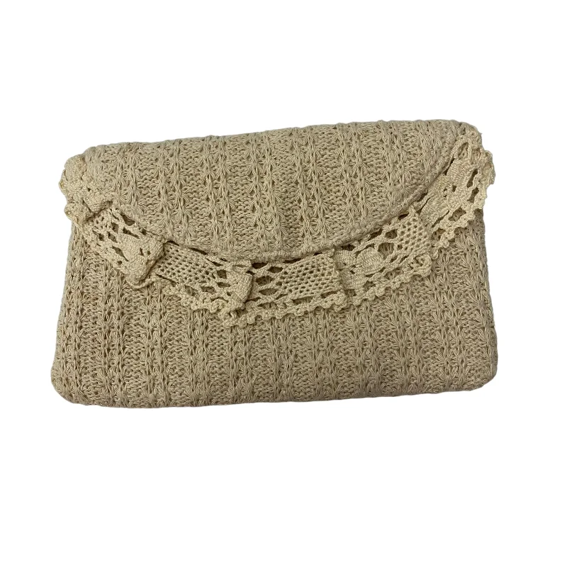 Clutch By Clothes Mentor In Cream, Size:Medium